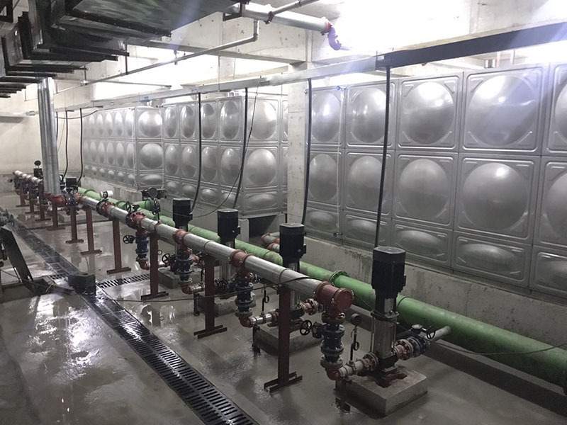 應(yīng)該如何選擇不銹鋼水箱的內(nèi)膽? 應(yīng)該如何選擇不銹鋼水箱的內(nèi)膽?