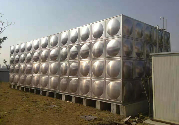 根據(jù)不銹鋼水箱的形狀該有哪些分類